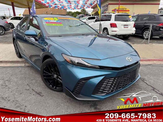 2025 Toyota Camry SE