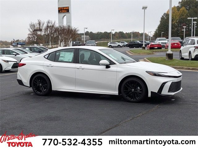 2025 Toyota Camry SE