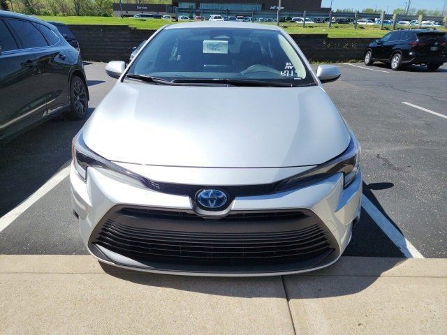 2025 Toyota Corolla Hybrid LE