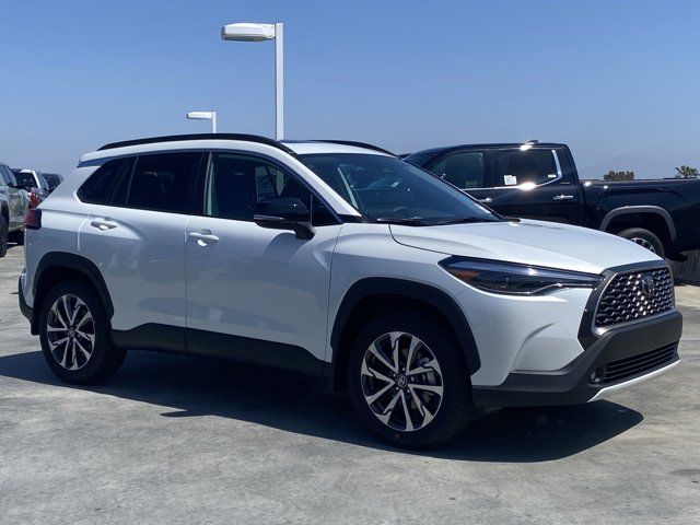 2025 Toyota Corolla Cross XLE