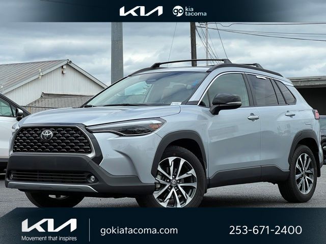 2025 Toyota Corolla Cross XLE