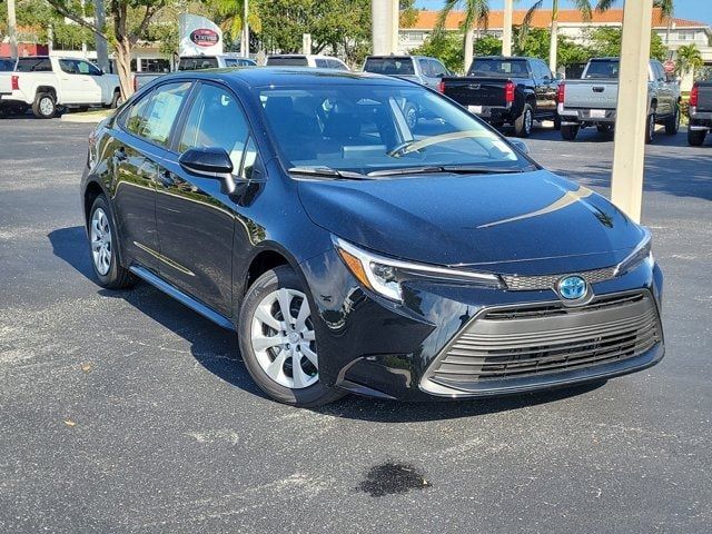 2025 Toyota Corolla Hybrid LE