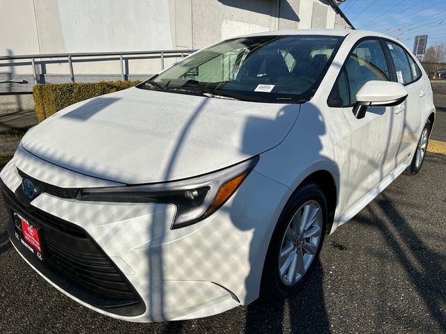 2025 Toyota Corolla Hybrid LE