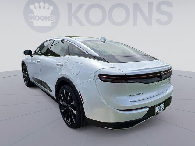 2025 Toyota Crown Platinum