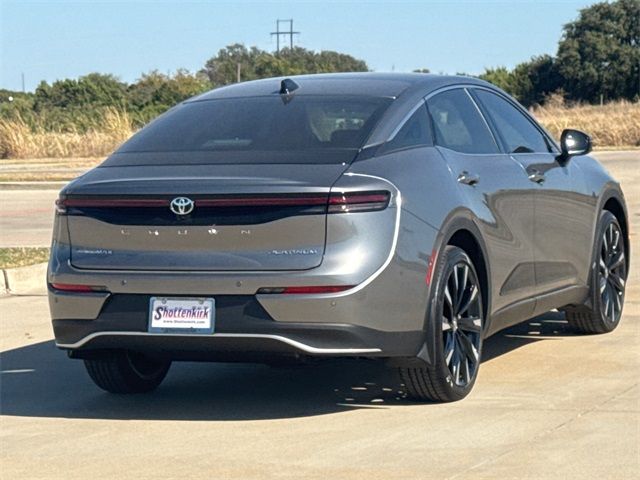 2025 Toyota Crown Platinum