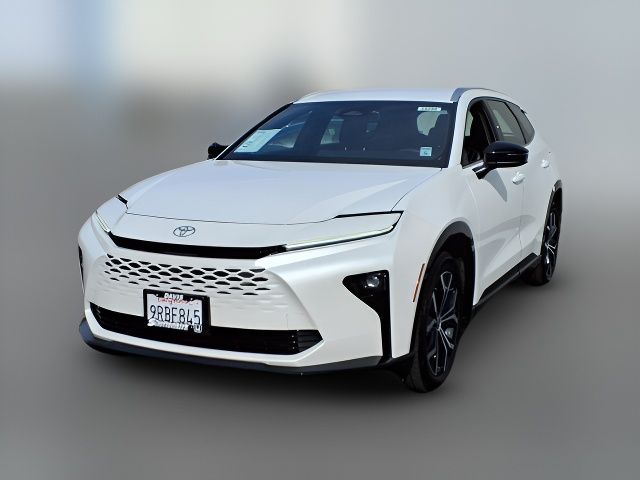 2025 Toyota Crown Signia XLE
