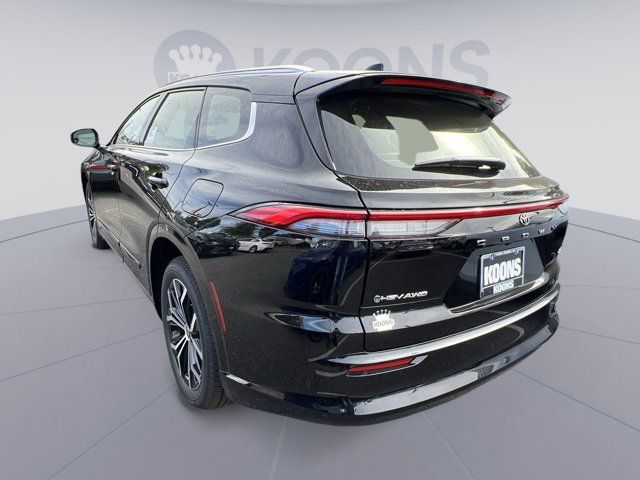 2025 Toyota Crown Signia XLE