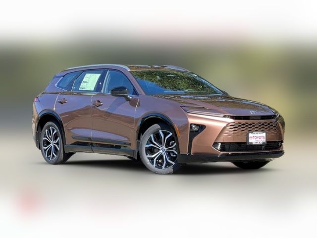 2025 Toyota Crown Signia XLE