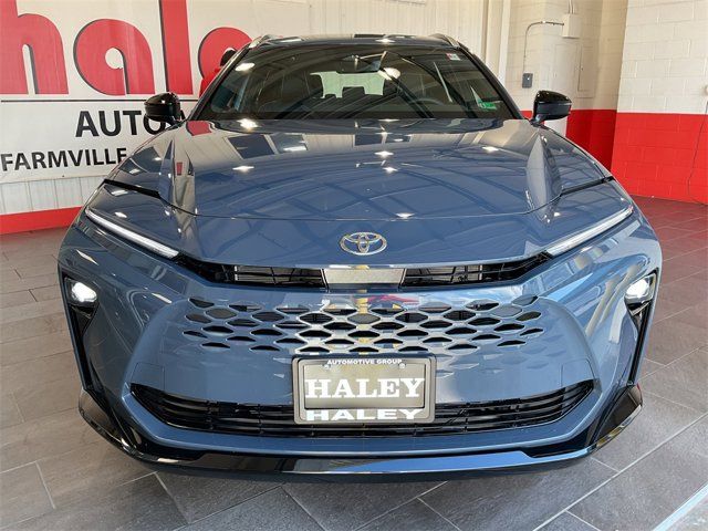 2025 Toyota Crown Signia XLE