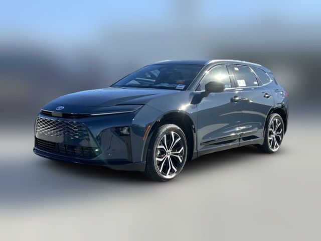 2025 Toyota Crown Signia XLE