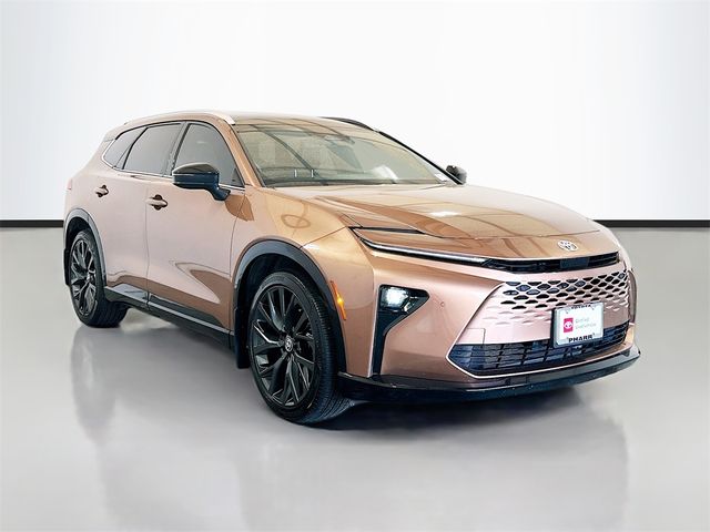 2025 Toyota Crown Signia XLE
