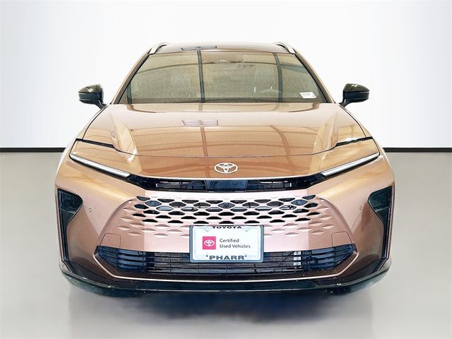 2025 Toyota Crown Signia XLE