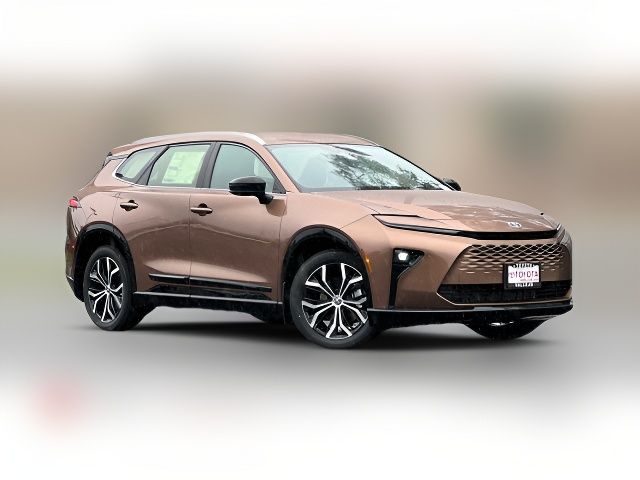 2025 Toyota Crown Signia XLE