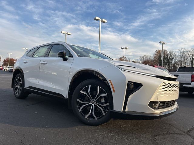 2025 Toyota Crown Signia XLE