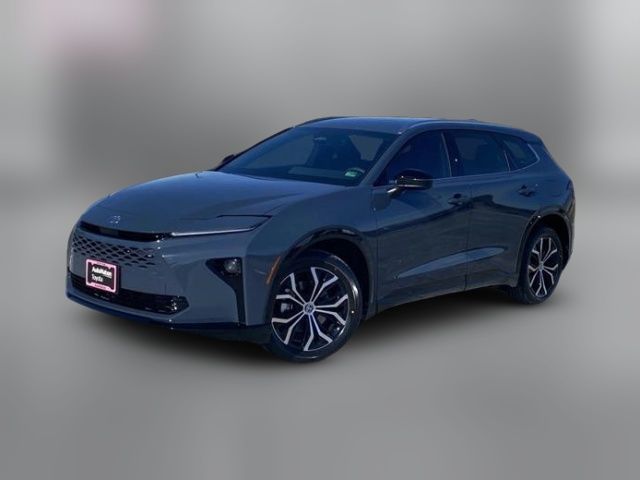 2025 Toyota Crown Signia XLE