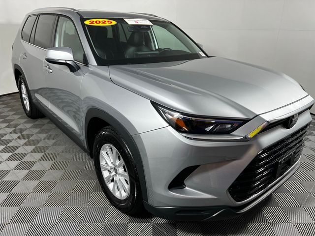 2025 Toyota Grand Highlander LE