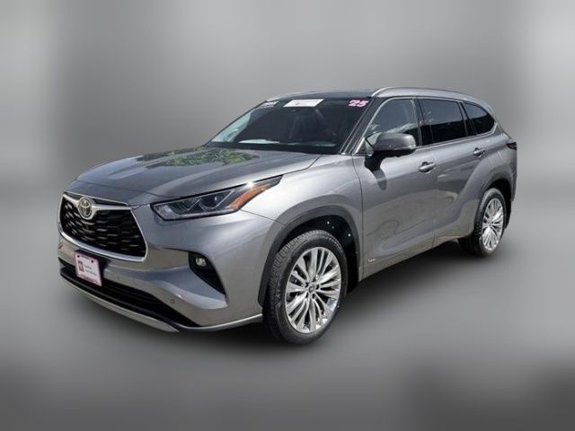2025 Toyota Highlander Hybrid Platinum