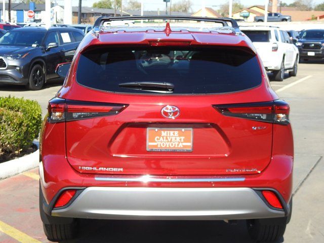 2025 Toyota Highlander Hybrid Platinum