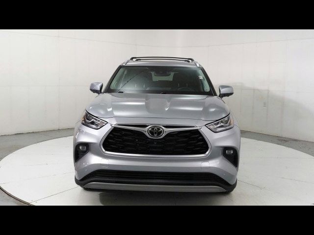 2025 Toyota Highlander Hybrid Platinum