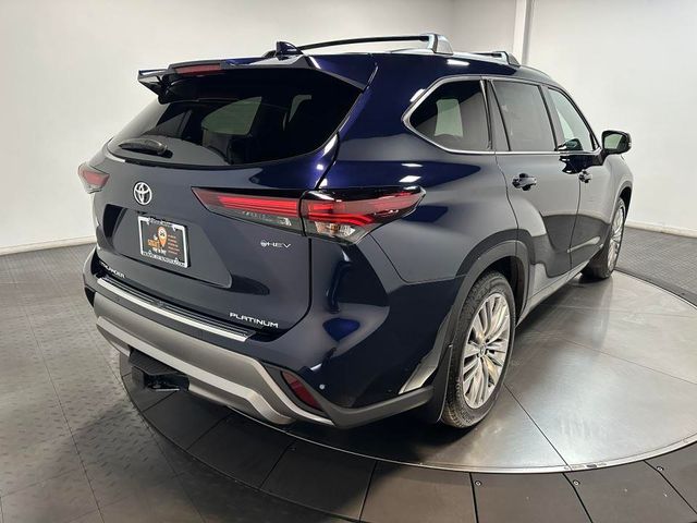 2025 Toyota Highlander Hybrid Platinum