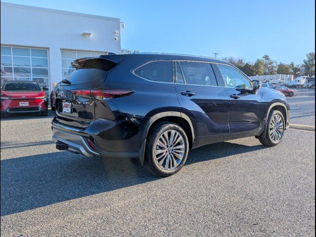 2025 Toyota Highlander Hybrid Platinum