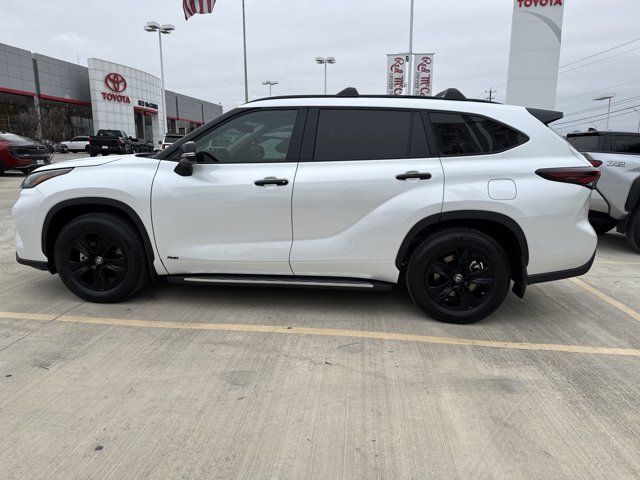 2025 Toyota Highlander Hybrid XLE Nightshade