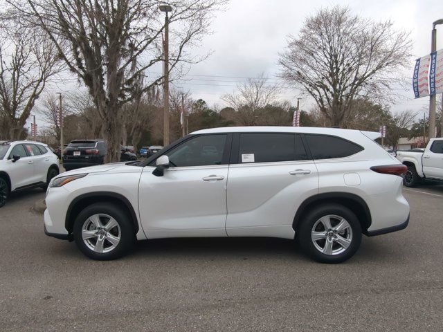 2025 Toyota Highlander LE