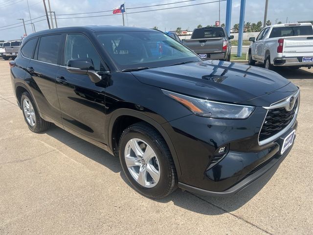 2025 Toyota Highlander LE