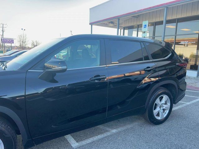 2025 Toyota Highlander LE