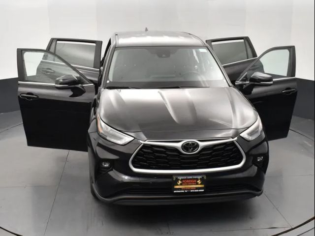 2025 Toyota Highlander LE