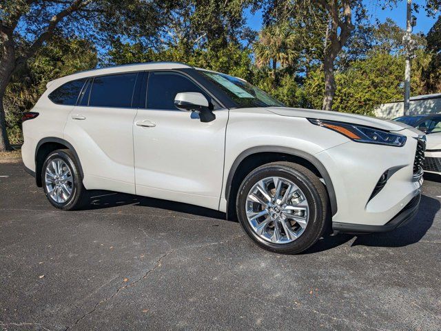 2025 Toyota Highlander LE