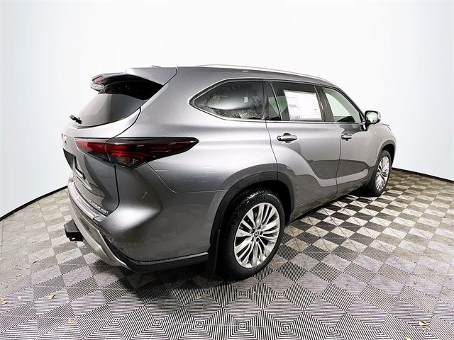 2025 Toyota Highlander Platinum