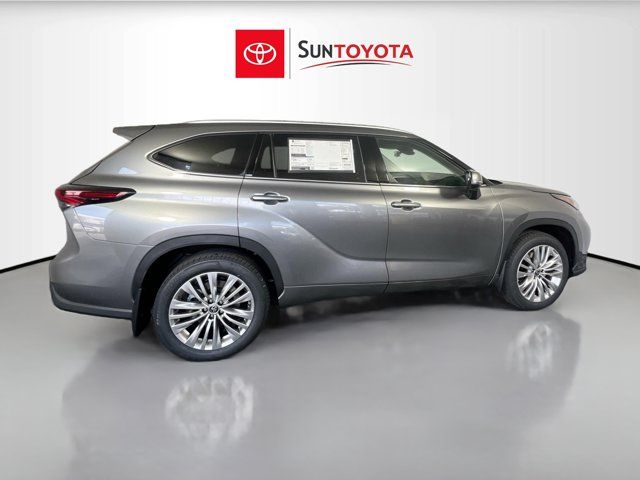 2025 Toyota Highlander Platinum