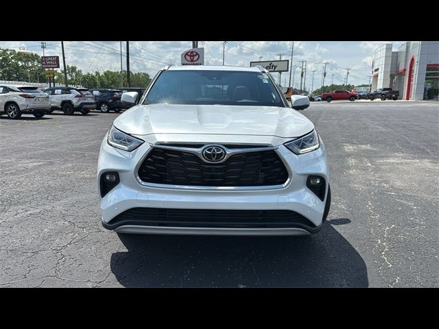 2025 Toyota Highlander Platinum