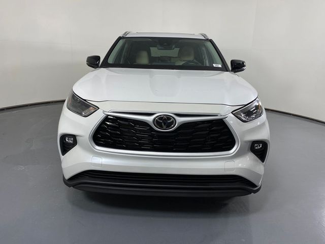 2025 Toyota Highlander XLE