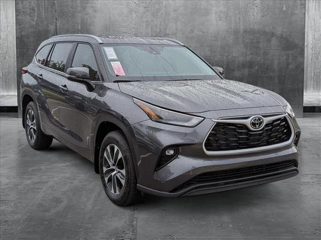 2025 Toyota Highlander XLE