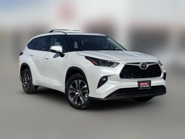 2025 Toyota Highlander XLE