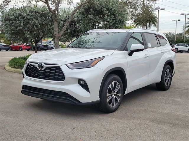 2025 Toyota Highlander XLE