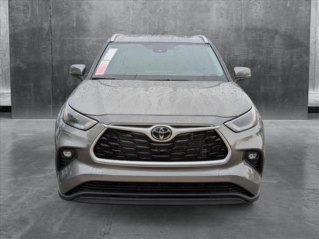2025 Toyota Highlander XLE