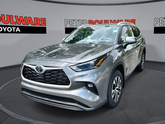 2025 Toyota Highlander XLE