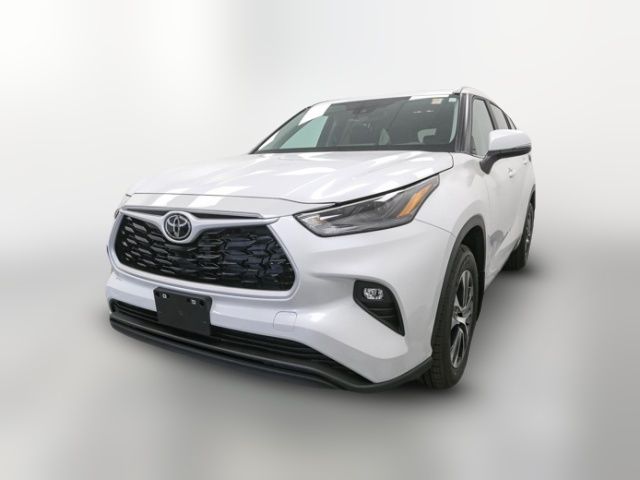 2025 Toyota Highlander XLE