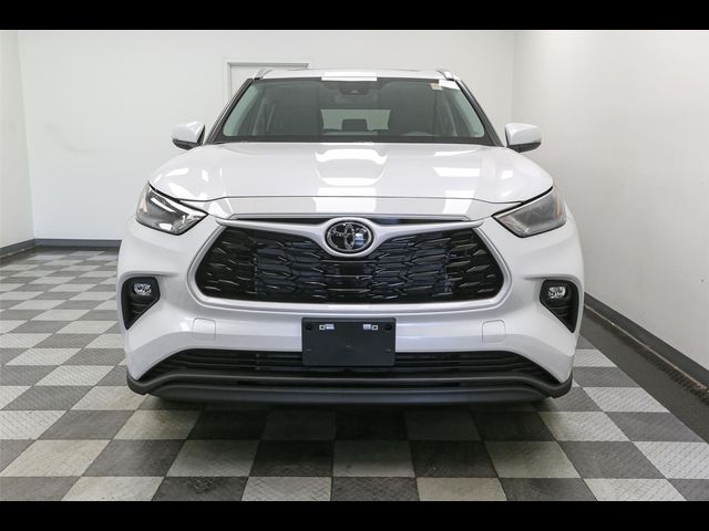 2025 Toyota Highlander XLE