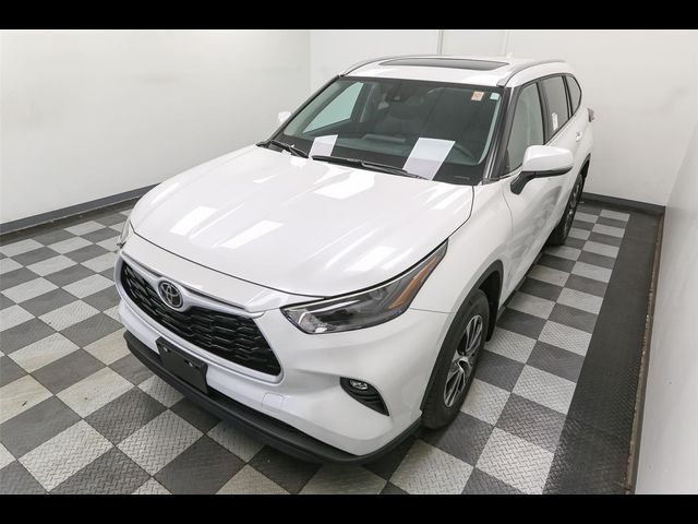 2025 Toyota Highlander XLE