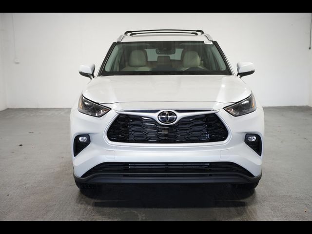 2025 Toyota Highlander XLE