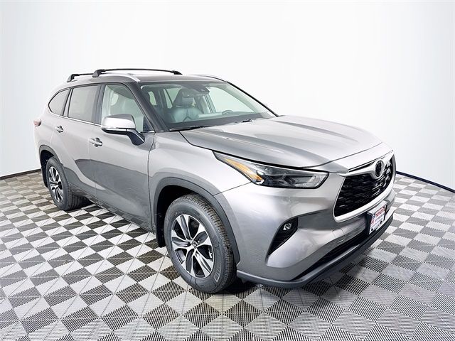 2025 Toyota Highlander XLE