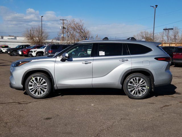 2025 Toyota Highlander Platinum