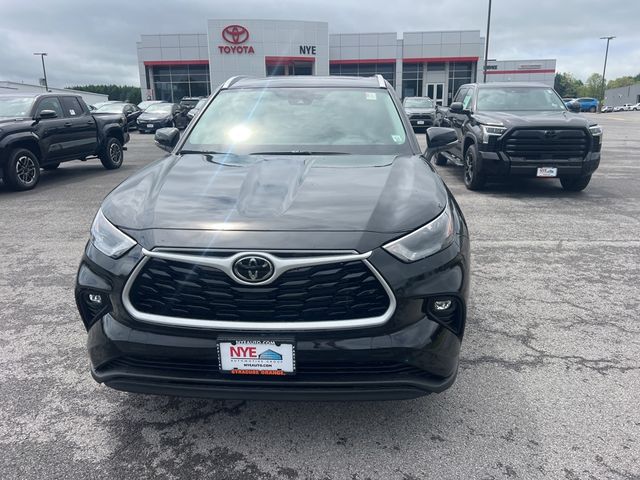 2025 Toyota Highlander XLE