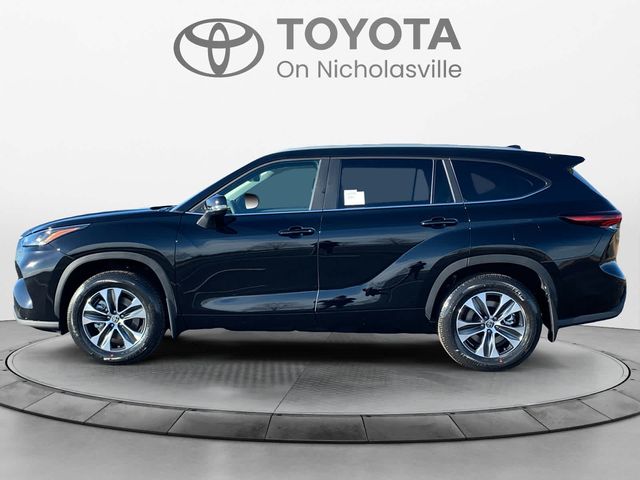 2025 Toyota Highlander XLE