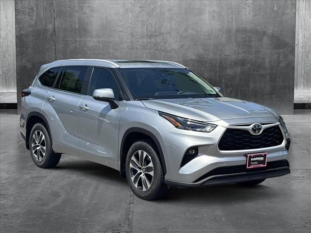 2025 Toyota Highlander XLE