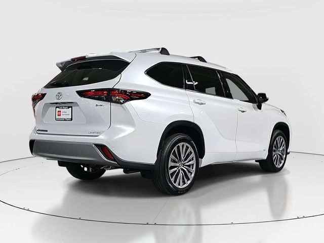 2025 Toyota Highlander Hybrid XLE